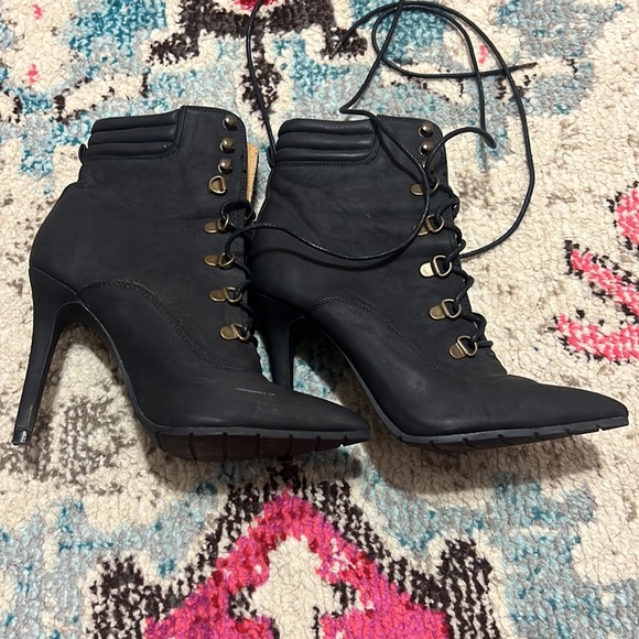 Pointed Toe Stiletto Heeled Booties - Picture 2 of 5